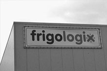 Reclamedoek op bedrijfspand Frigologix